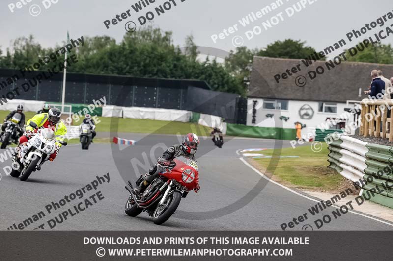 Vintage motorcycle club;eventdigitalimages;mallory park;mallory park trackday photographs;no limits trackdays;peter wileman photography;trackday digital images;trackday photos;vmcc festival 1000 bikes photographs